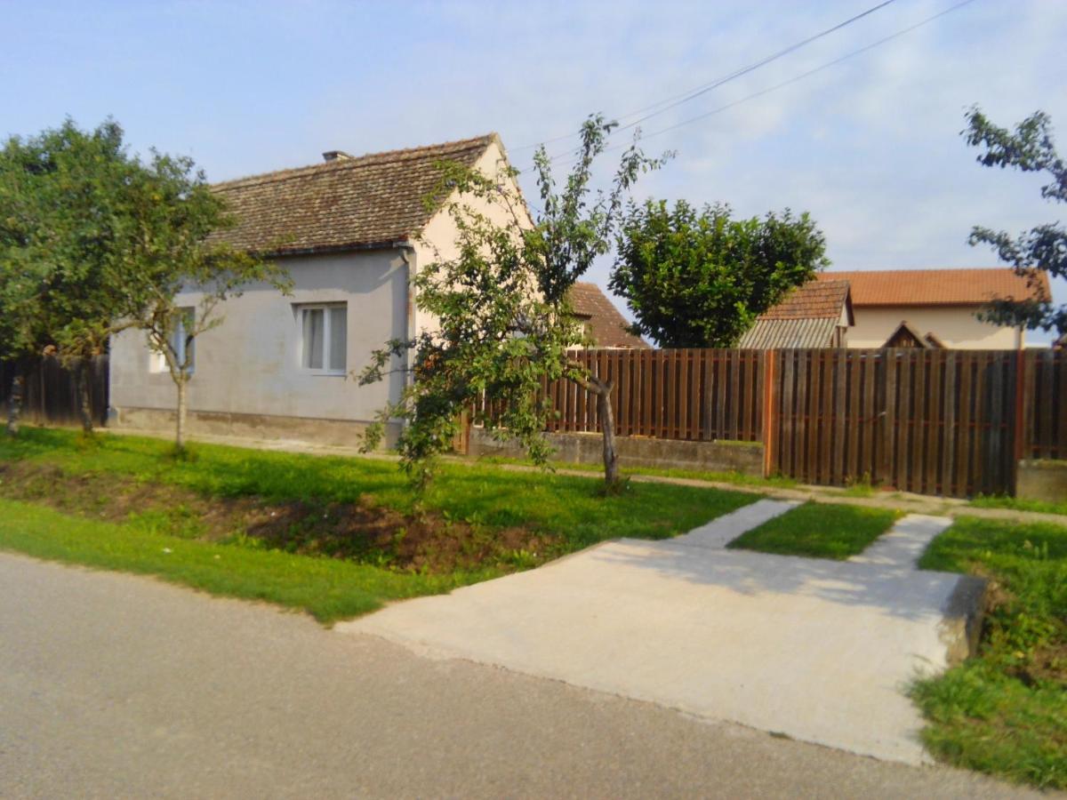 "Poetsko Cose" Nikole Tesle 86 Guest House Morovic Exterior photo